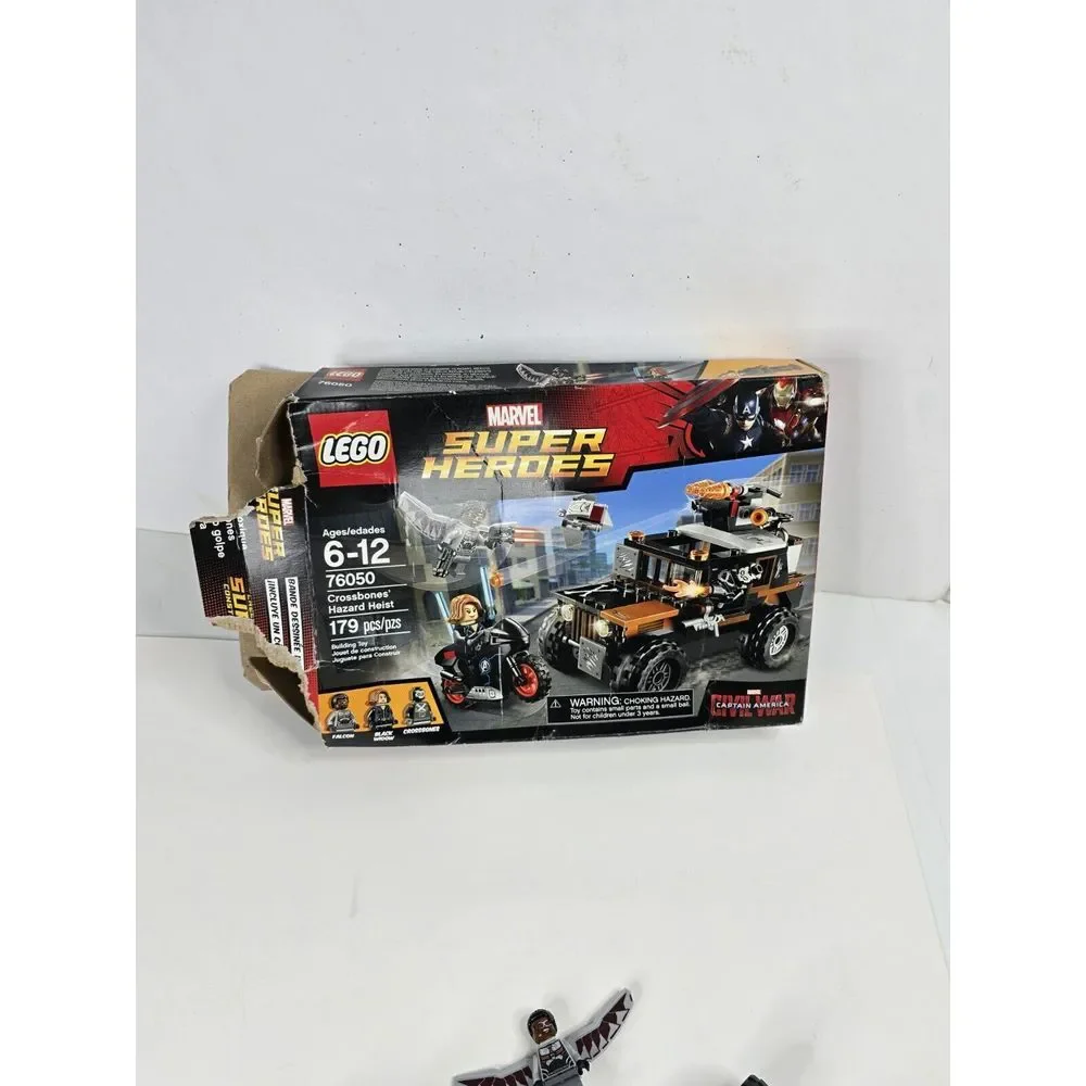 LEGO‎ Marvel Super Heroes: Crossbones' Hazard Heist (76050) Used - Picture 3 of 9